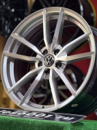 VW Pretorya 991 R17 7.5J ET35 5*100 57.1